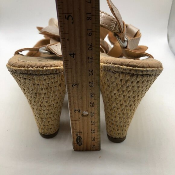 Boc Womens Sz 9 Platinum Leather Flower Espadrille Wedge Heels Open Toe Sandals - Picture 9 of 10